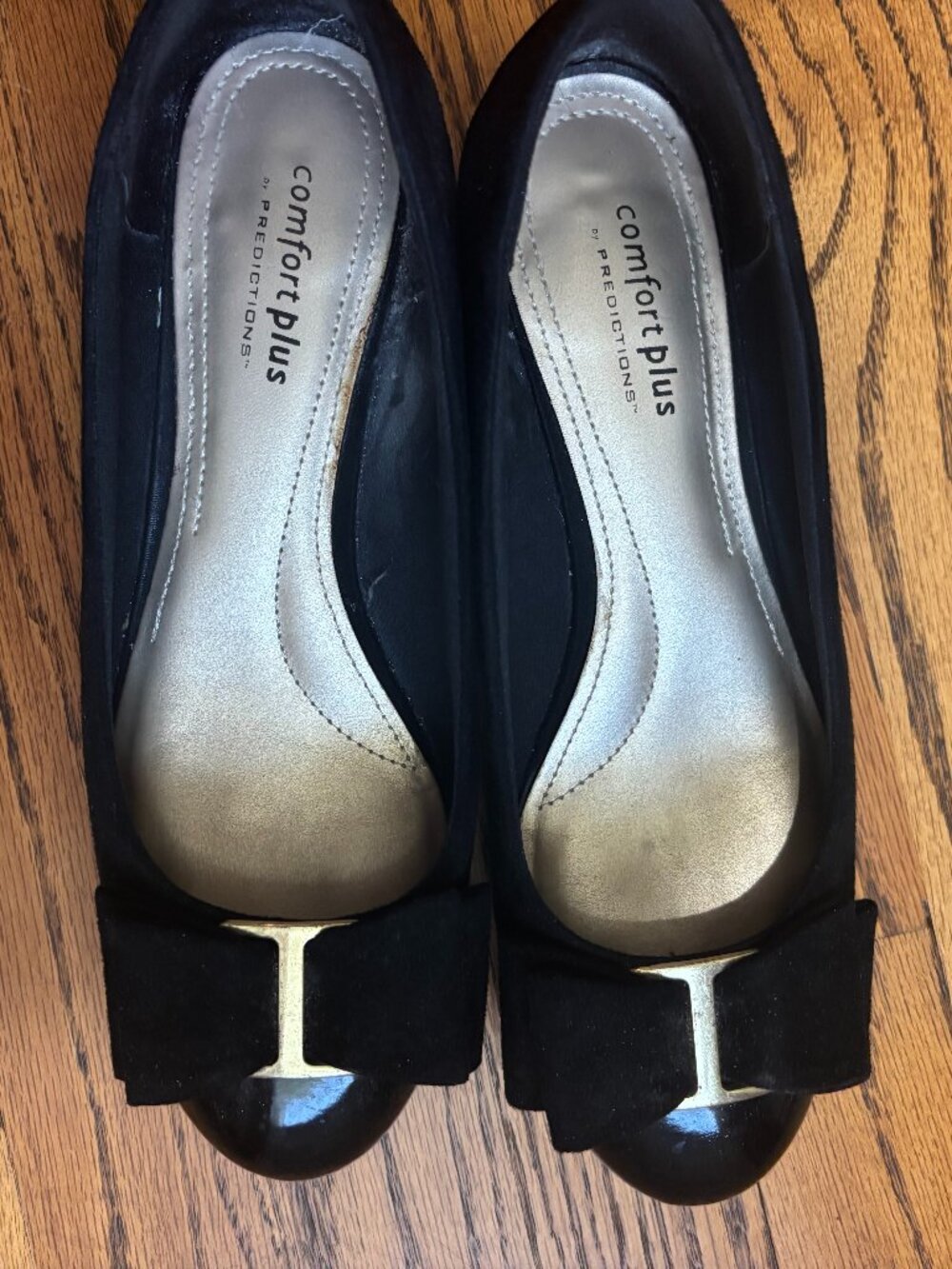 Comfort Plus by Predictions Black shoes with bow and gold accents - Size 8